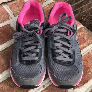 women's sketcher tennis shoes